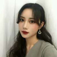 我躲在角落里经过，然