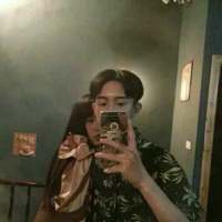 找个可以陪我一起用情侣头像的女的. 十字路口，你向左我向