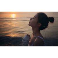 冷皓:白边女头 谁都知道，世界上有种