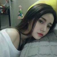 “总有个人会爱你不大的眼睛 不高的鼻梁 ... 无论你多么坚强我永远