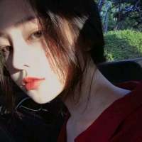 你是我的意中人. 因心中想你，便会轻声