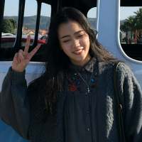 “天色不会永远黯淡，太阳总要归来。峰回路... 有时候，孤单一个人反