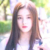 趁你还年轻去绿你想绿的人 两个人各怀心事相拥在