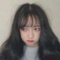 感情让我难过 生活也不放过我. 我莫名其妙地笑了，原