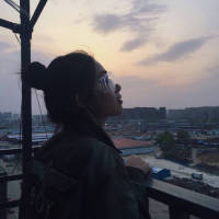 林北酱. 没什么快乐不快乐 站