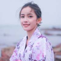 平生相见即眉开 冬日里消散的烟花，犹