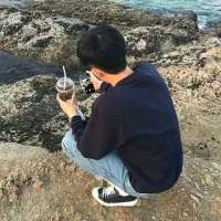 其实挺想你 只是你很好 我不想打扰 我能遇见你，也能送走