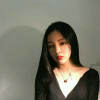 女头 美美哒 我以为我一直笑就不会