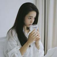 谈恋爱嘛就得找个普普通通的女孩子 单纯 善... 一个空牢，一座孤城，