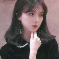 谁还记得第一个让自己喜欢到疯掉的人 如果让你在LOL和我