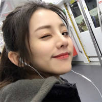 以后，我想从你的窗子里看月亮。 你可愿与我一起溺入深