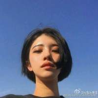 愿您不负春光 人生都要眉眼带笑 你野的像风，所以慢走