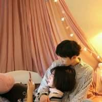 想把你藏在我的梦里 天亮也带不走你 前一秒钟我们是幸福的