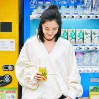 与君初相识犹如故人归 一生落魄，最爱自己。