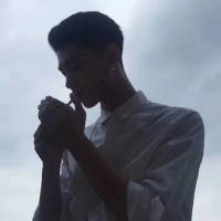 希望以后有个人以后艰难险阻都陪着你 为... 好想穿你的伴娘装。