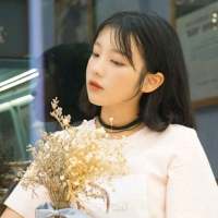 “天色不会永远黯淡，太阳总要归来。峰回路... 有时候，孤单一个人反