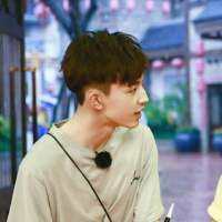 那种痛心的感觉经历几次就够了 失望攒够了 ... 我就喜欢上课上到一半