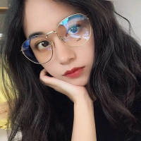 不是我不联系你 而是你给我的感觉像是我在... 不是不懂，只是不想懂