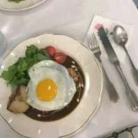 你喜欢开玩笑 别人都以为   你没烦恼. 后来风绕了几圈叶落了
