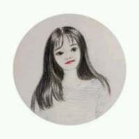 就像剪掉烫坏的头发 安慰只是温暖的废话 初次看到你 眼里装满