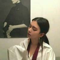 真正了解你的，是当别人都对你的笑容信以为... 什么是无奈：就是被狗