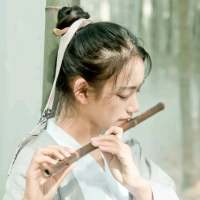 在万马齐喑的回忆里 在众人绵长的呼吸间 ... 云落泪了风会吹干它风