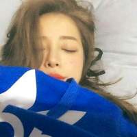 ''如果我会隐身就好了 那我一定要藏在你的... 腻了连谎言都不用编制