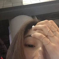 温柔眉眼。 提醒我其实我并没有那
