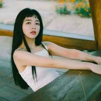 温柔. LED刻划着我们脸上