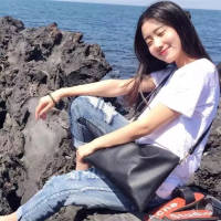 眼泪终究汇不成海洋  人总要自己学会成长 我还喜欢你，一如既往
