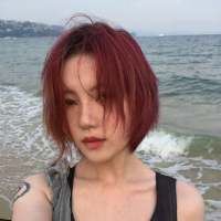 忌讳从前却又屡屡回望. 他们说网络很假，我笑