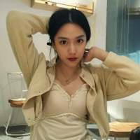 我与世界只差一个你 谁对谁错，再无力分辨