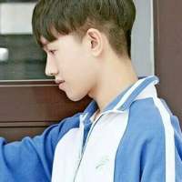 泪和酒混在一起灌进胃