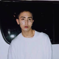 希望以后有个人以后艰难险阻都陪着你 为... 好想穿你的伴娘装。