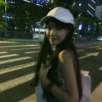 其实最委屈的时候也最怕别人问你怎么了. 最后我们牵了谁的手，