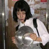 你是我的意中人. 因心中想你，便会轻声