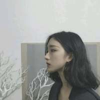 今天早上看到私信了第一次有人说喜欢我的... 然后他当着我的面把糖
