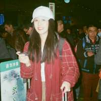 白茶清欢无别事 你不知道你偷偷瞄向她