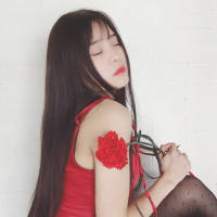 如何能抗拒你 满含热情和哀愁的眼睛 耗完的感情比什么都可