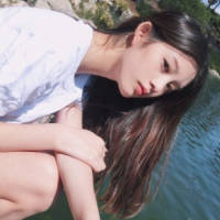 嗯 没什么出息不想做摆渡人 只想当你的接... 眼下阴影掩盖的是逃避