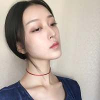 安和谷 瓶子里的花还在开着，