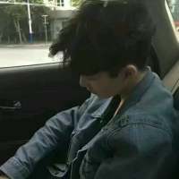 "  别把感情看得太重要  别把难过... 人潮太拥挤，我怕一放