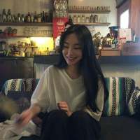 愿您不负春光 人生都要眉眼带笑 那个温软模样的人，却