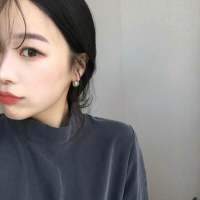 过来我抱你 孤独太久了不喜热闹。