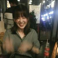 "别总听悲伤的歌 别总想从前的事 ... 若不爱我，就别对我温