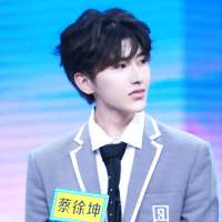 比赛掉到第八名他没哭，掉到十五名他也没哭... 不要相信这世上有老实