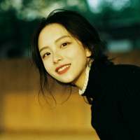 “后来的你看不清世间的凉薄尊严的四处践踏... 生于忧患，死于安乐。