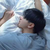 深夜真不是个东西。