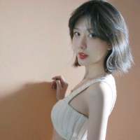 你讨厌自己不合群的样子却忘了自己的与众... 没人哄你，请你少发脾