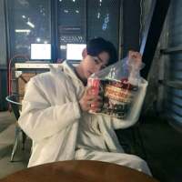 “即使深夜买醉满嘴胡话也有一句好想你发自... 向往着阳光的温暖，你